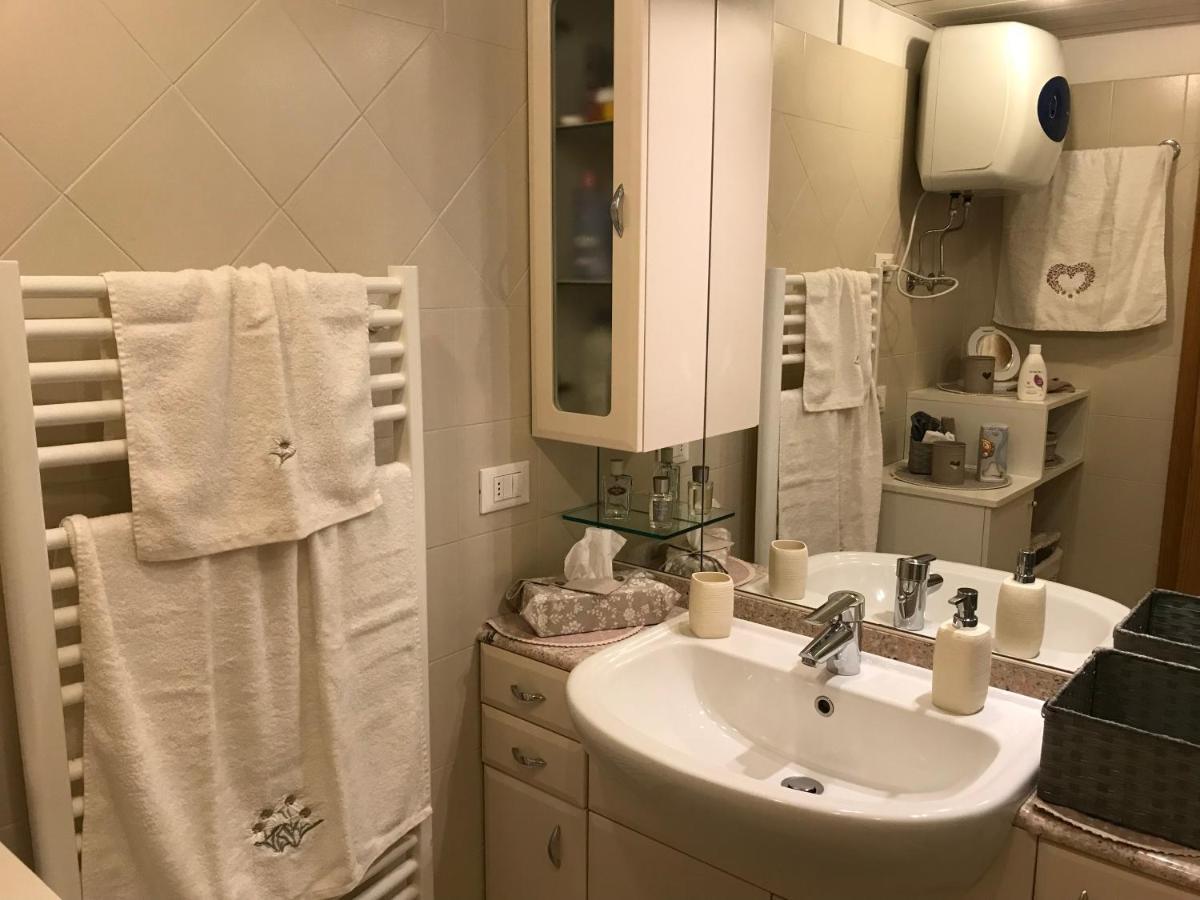 La Casa Shabby Apartment มาริลเลวา ภายนอก รูปภาพ