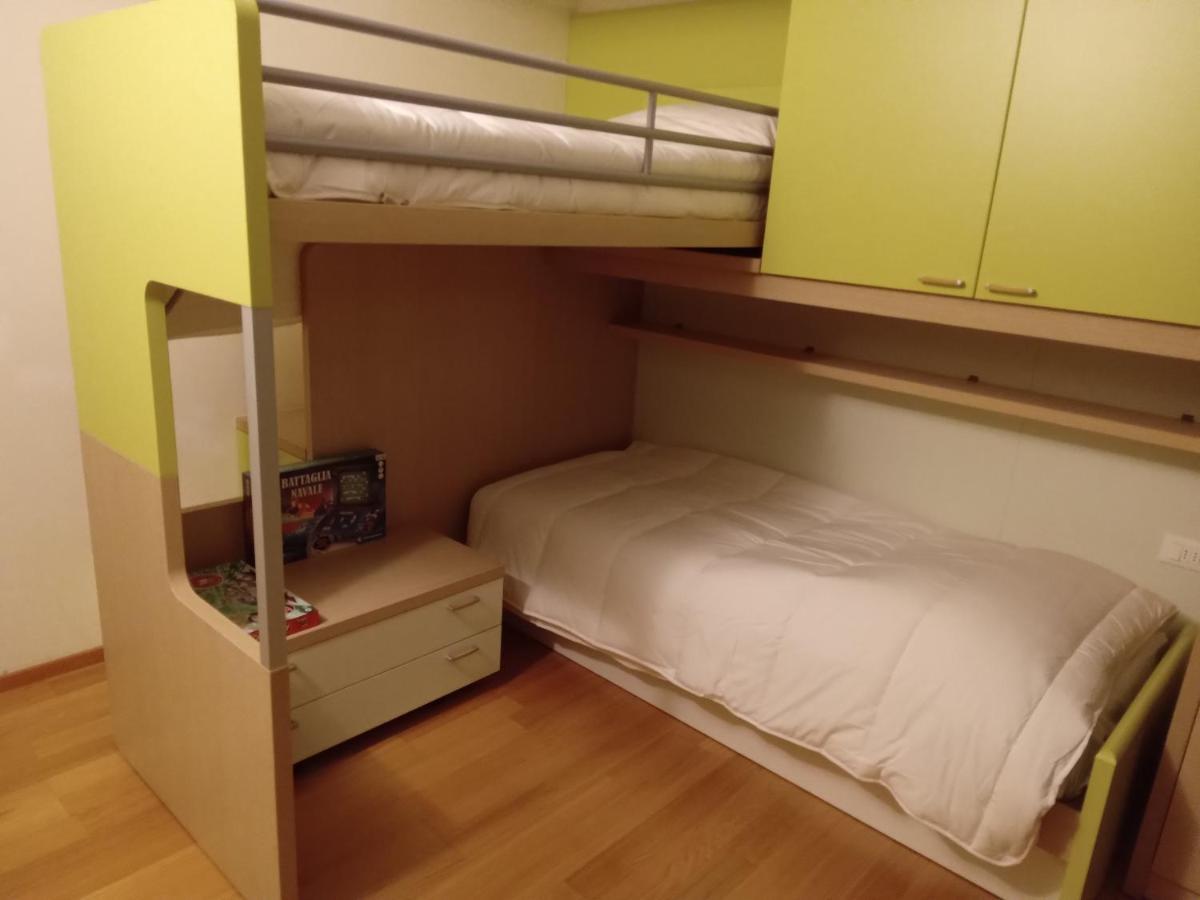 La Casa Shabby Apartment มาริลเลวา ภายนอก รูปภาพ